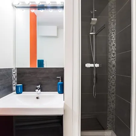 Апартаменты Superbe Studio Cosy Metro Carmes *