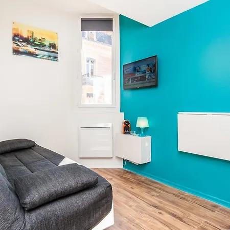 Superbe Studio Cosy Metro Carmes Апартаменты *